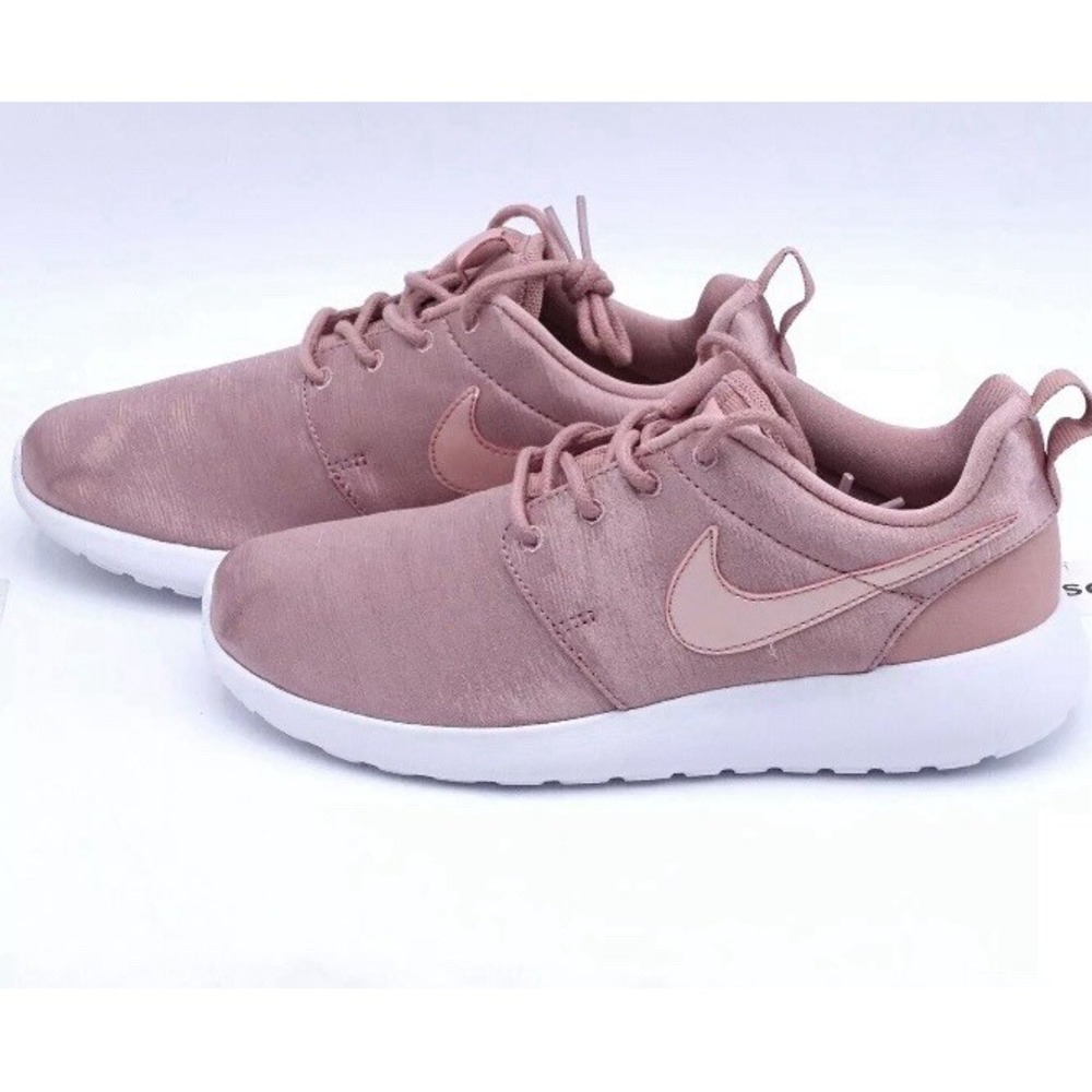 Nike Roshe One Running Shoes Sneakers Mauve Pink Casual Comfort Athletic